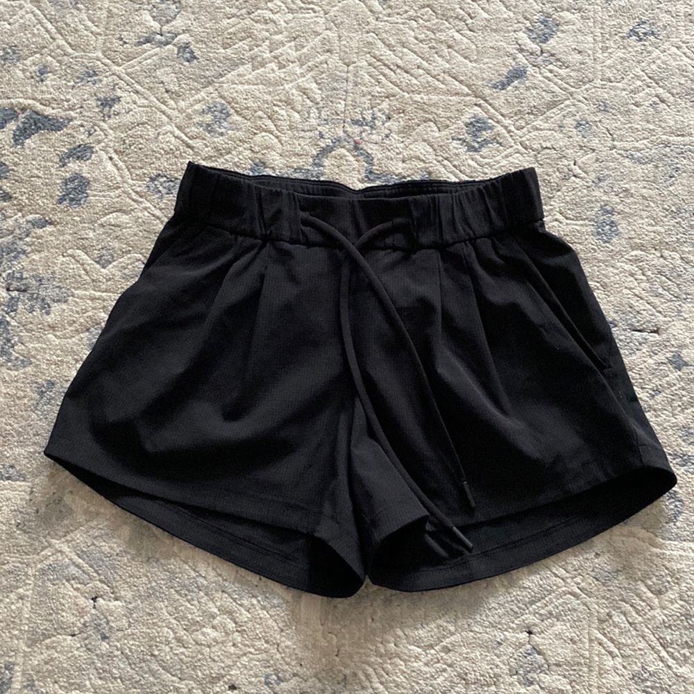 Stroll at Sundown Mid-rise short
